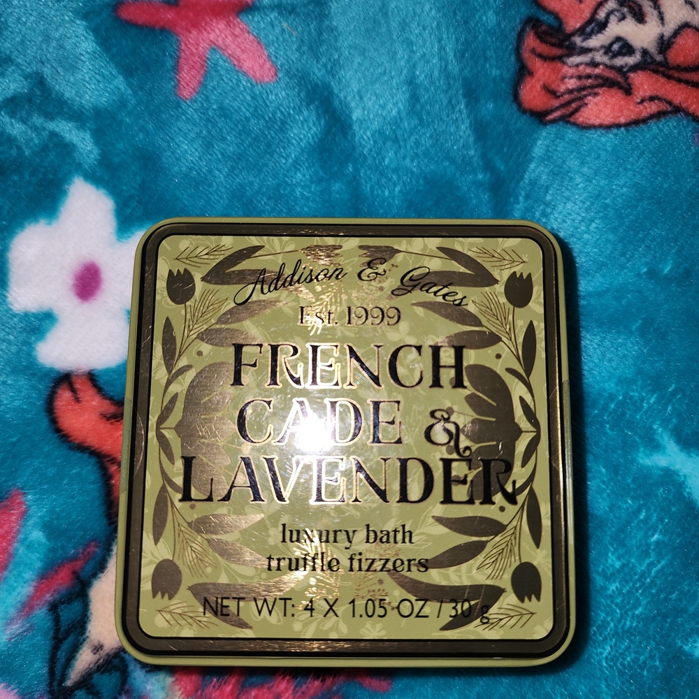 French Cade & Lavender Luxury Bath Truffle Fizzers - Green